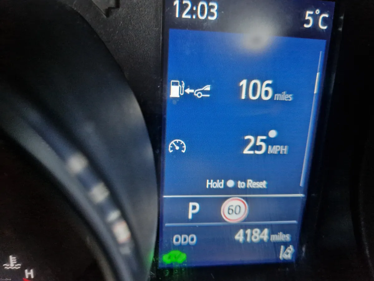 Toyota C-HR 2023 - Image 2