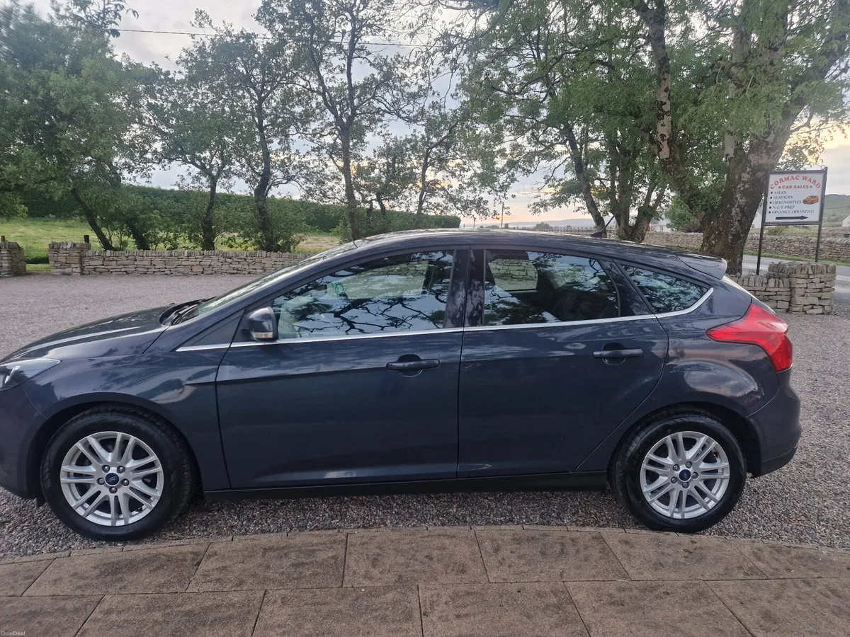Ford Focus 2014 - Image 2