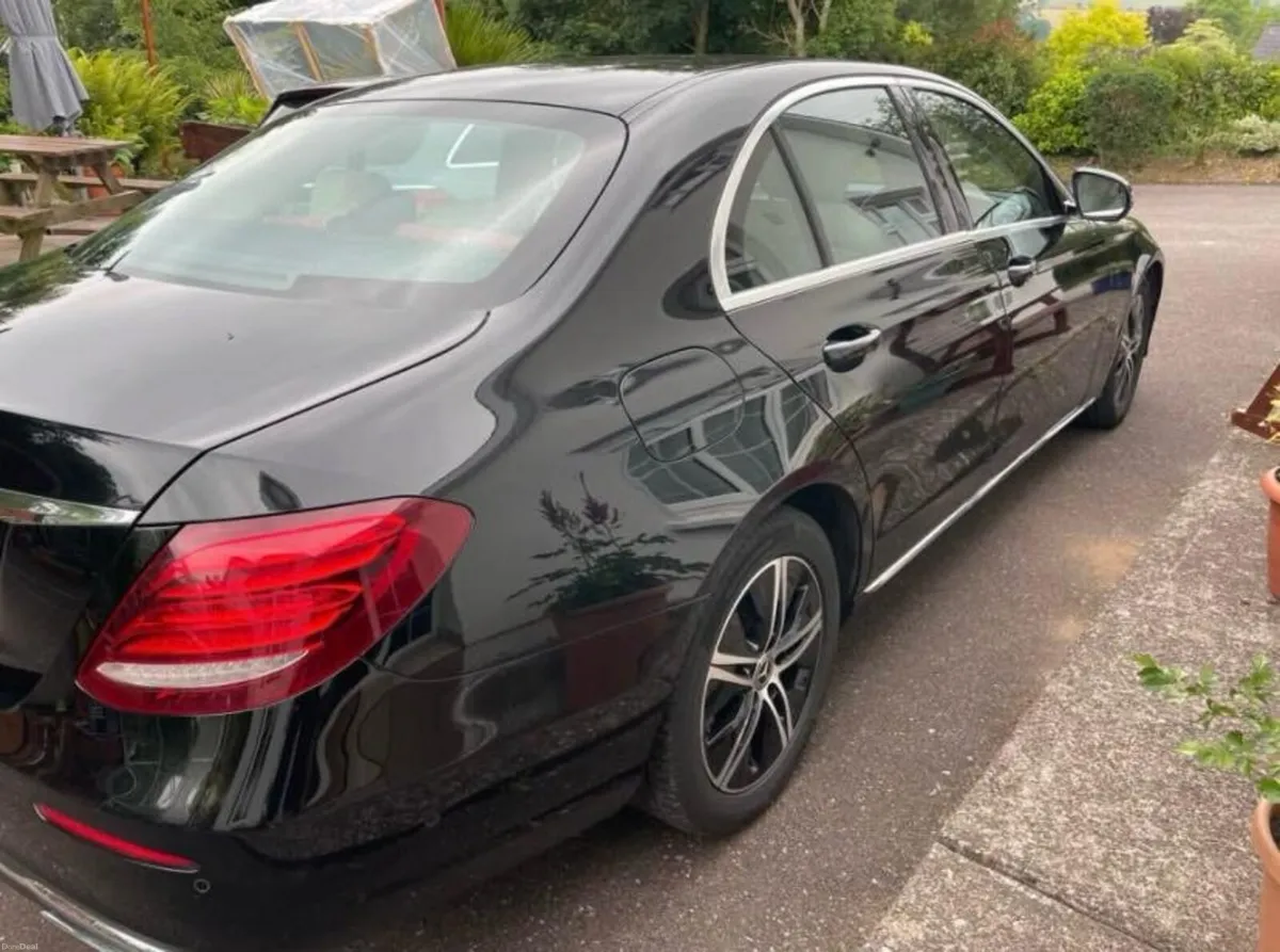 Mercedes E220 D .. great condition - Image 4