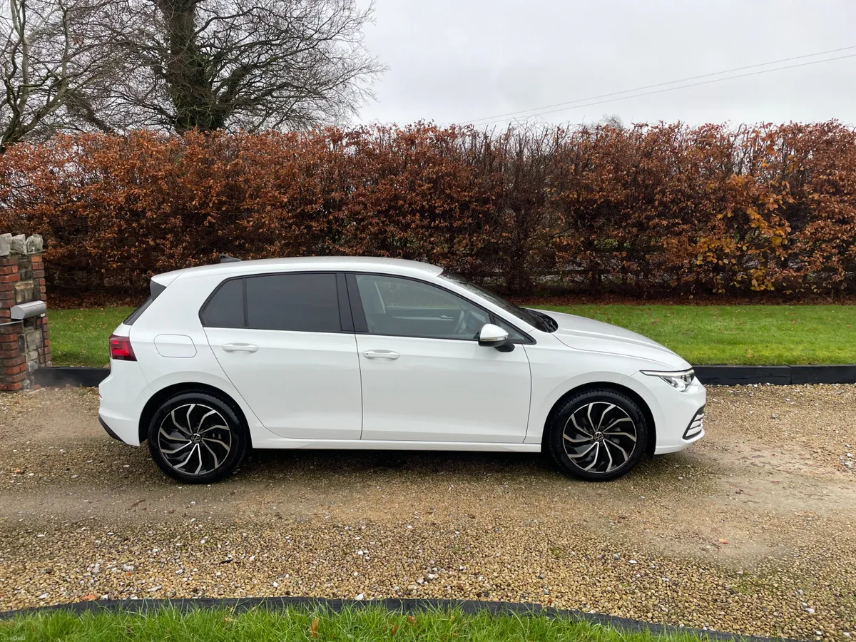 VOLKSWAGEN GOLF 2.0 TDI 150 BHP DSG AUTO LIFE 2024 - Image 4