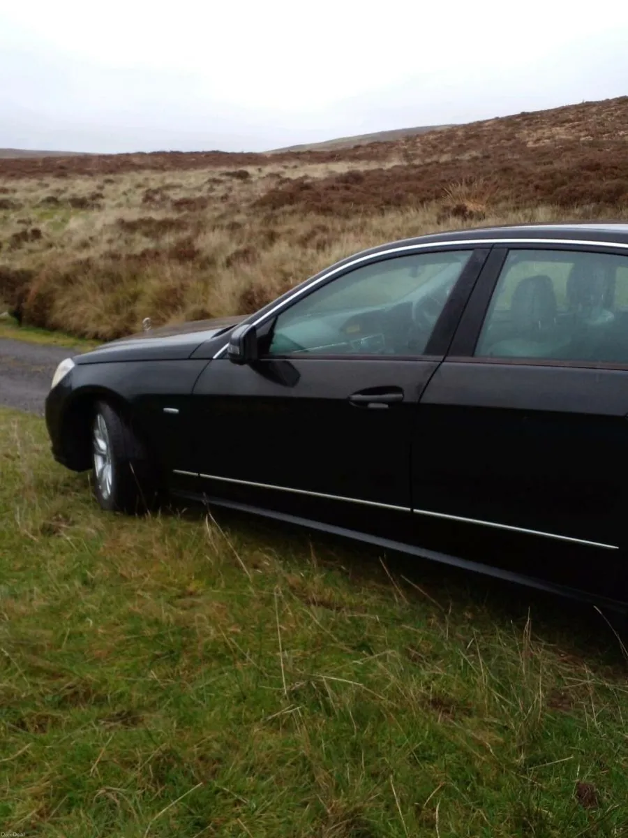 Mercedes e220 - Image 4