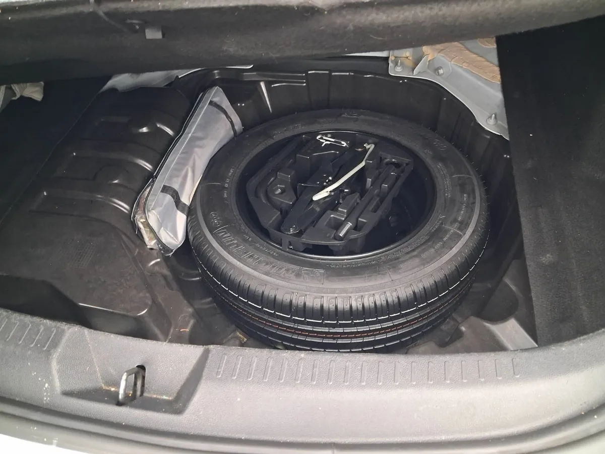 Renault Megane 2017 - Image 2