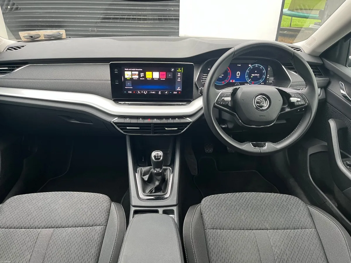 2024 Skoda Octavia STYLE 2.0TDI - Image 2