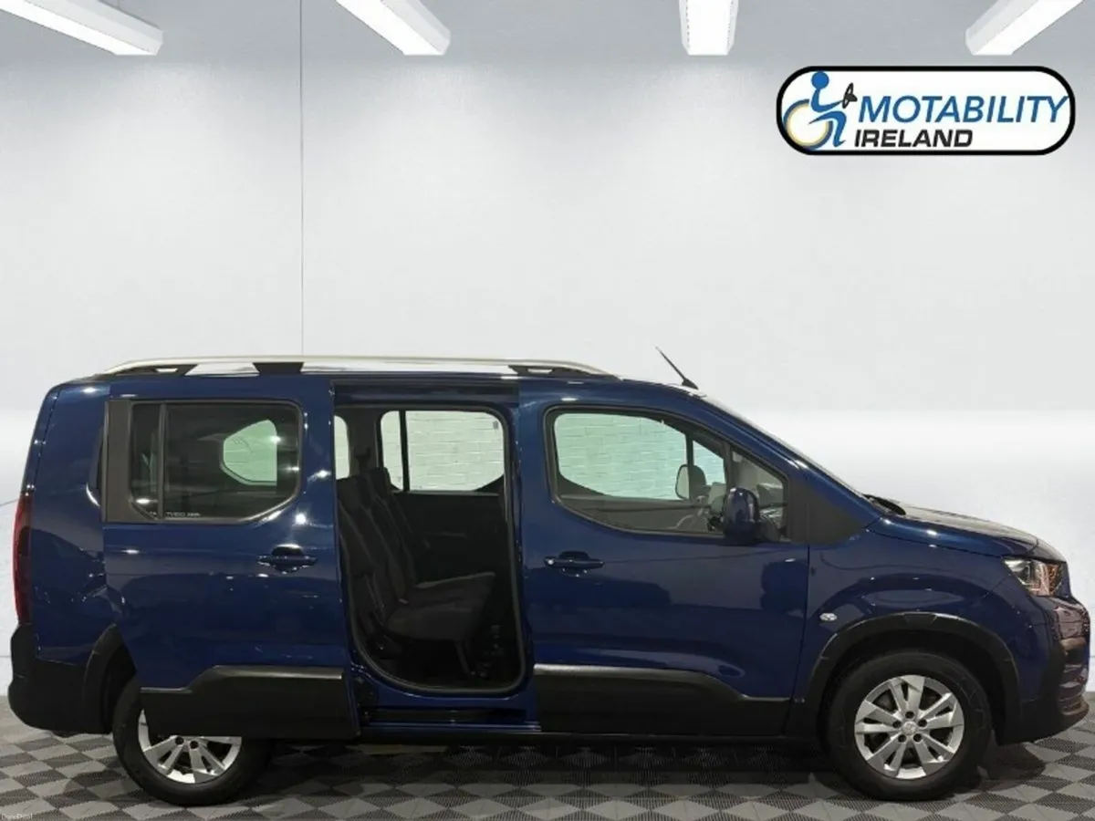 Peugeot Rifter Wheelchair Accessible - Image 3