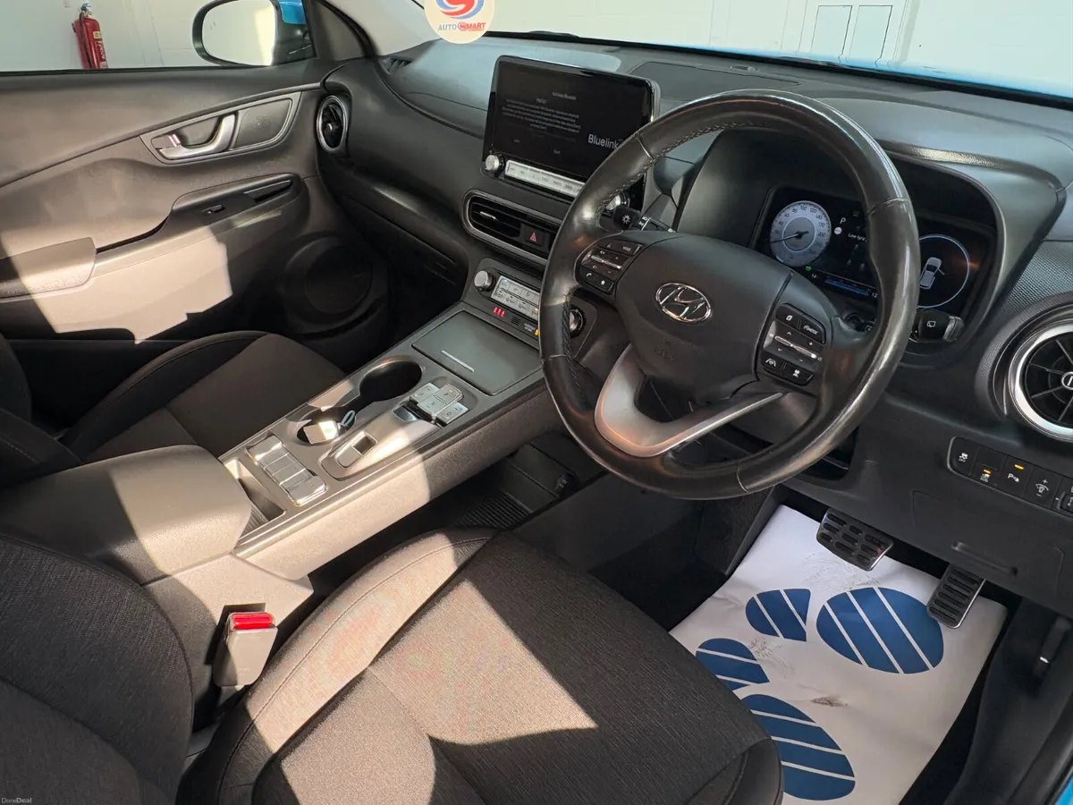 2022 Hyundai KONA EV Premium 64kwh - Image 3