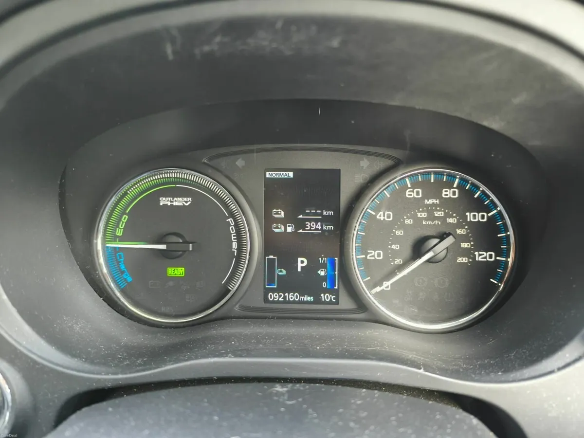 2017 Mitsubishi Outlander 2.0 PHEV HIGH SPEC - Image 3