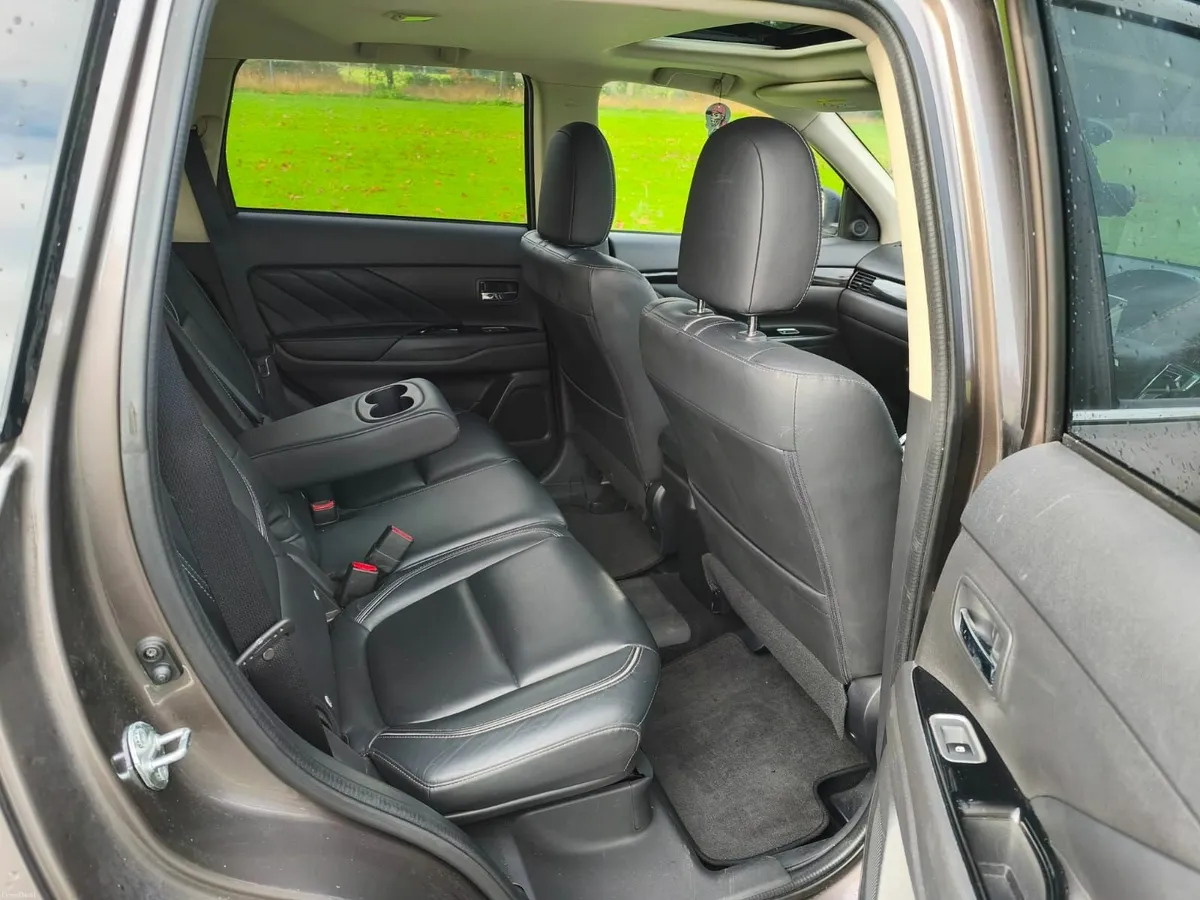 2017 Mitsubishi Outlander 2.0 PHEV HIGH SPEC - Image 2