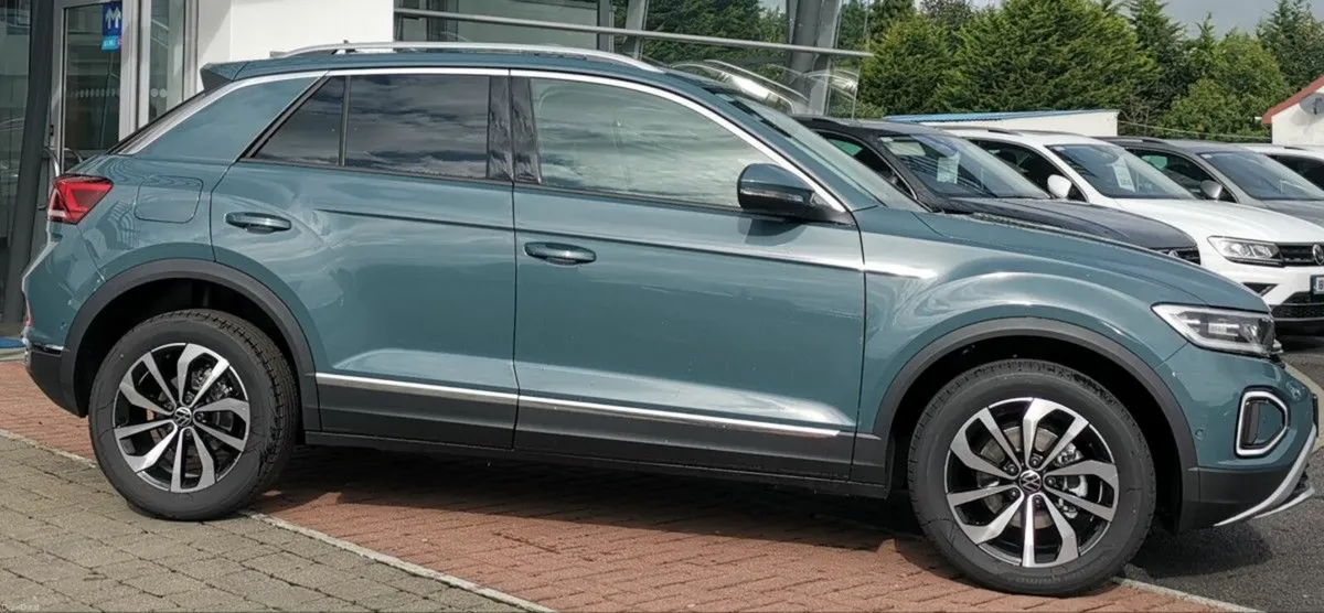 Volkswagen T-Roc Style 2.0 TDI 116HP **REAR VIEW C - Image 2