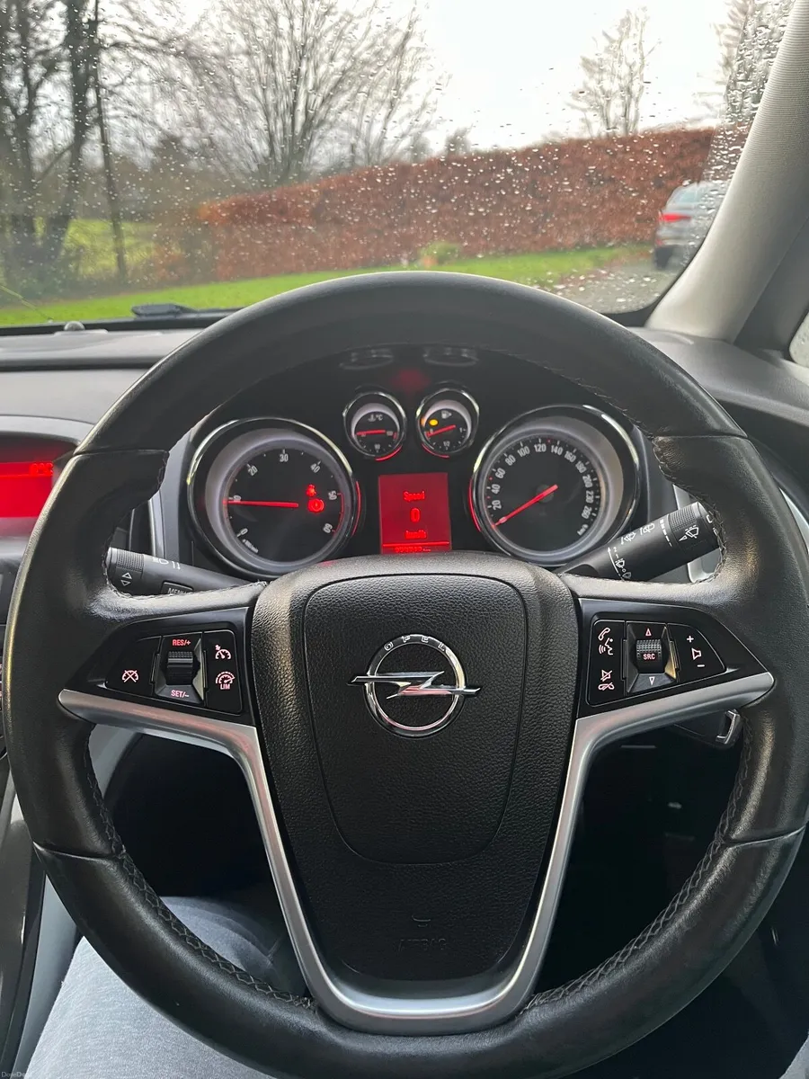 Opel Astra 2014 - Image 3