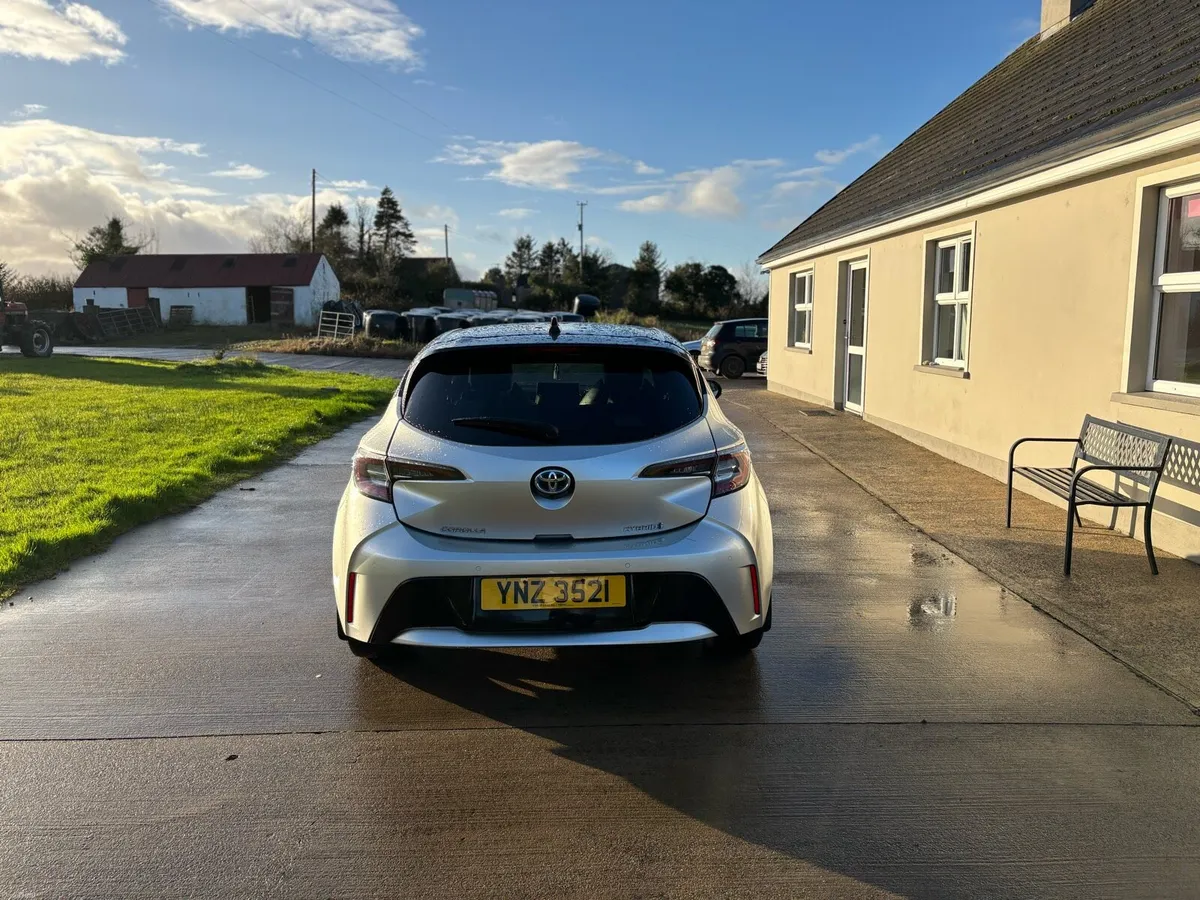 2019 Toyota Corolla Hybrid - Image 4