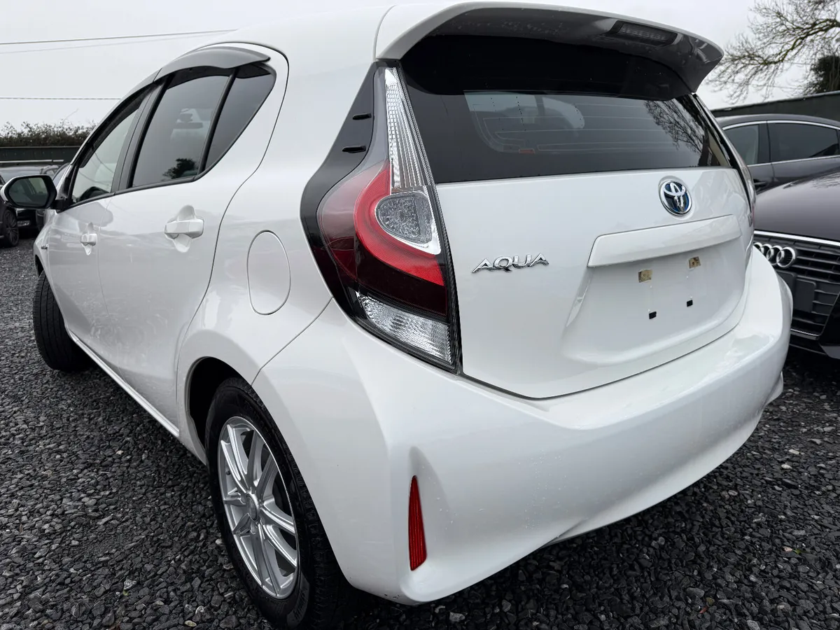 🔵 Toyota Aqua 1.5 PETROL HYBRID - Image 4