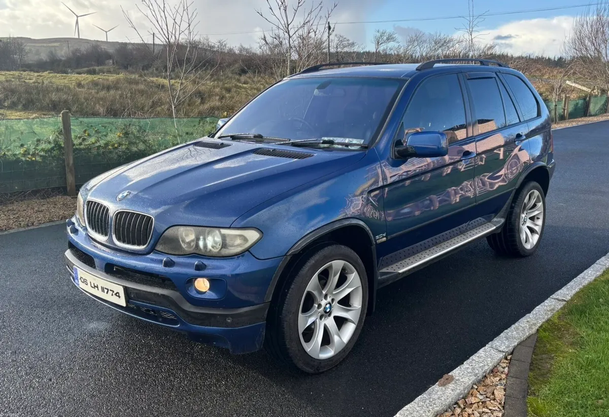 BMW x5 Crew Cab - Image 4