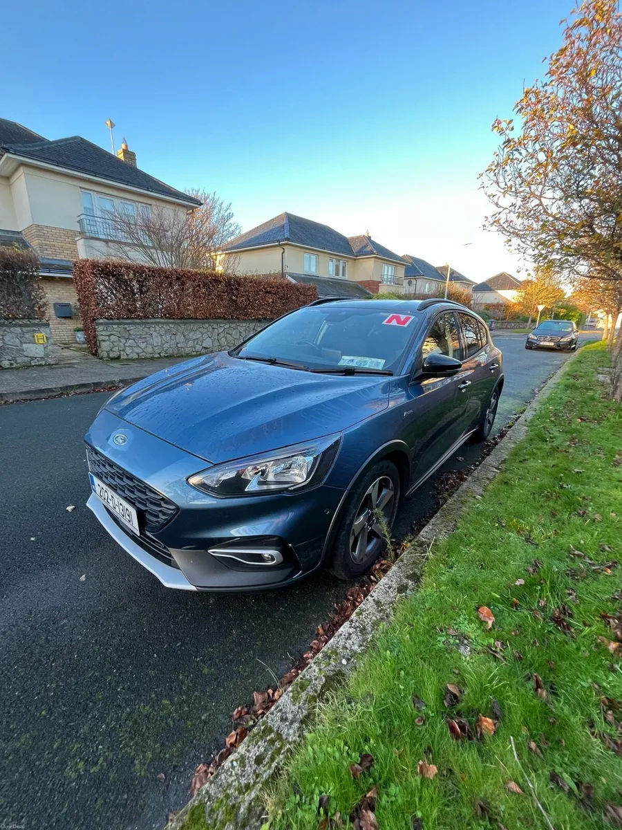Ford Focus Active Automatic LOW MILEAGE - Image 1
