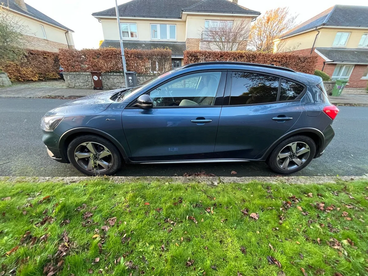 Ford Focus Active Automatic LOW MILEAGE - Image 3