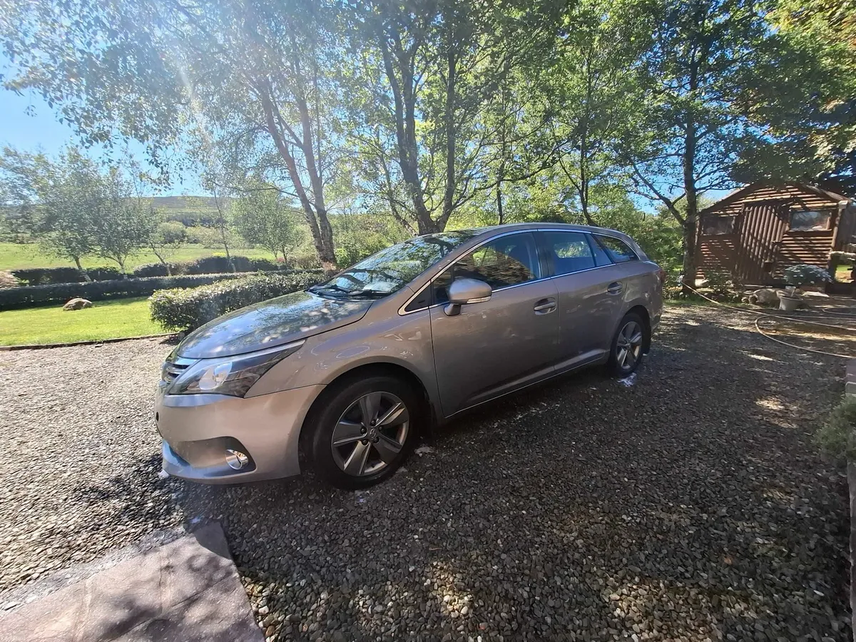 Toyota Avensis 2015 Estate - Image 2