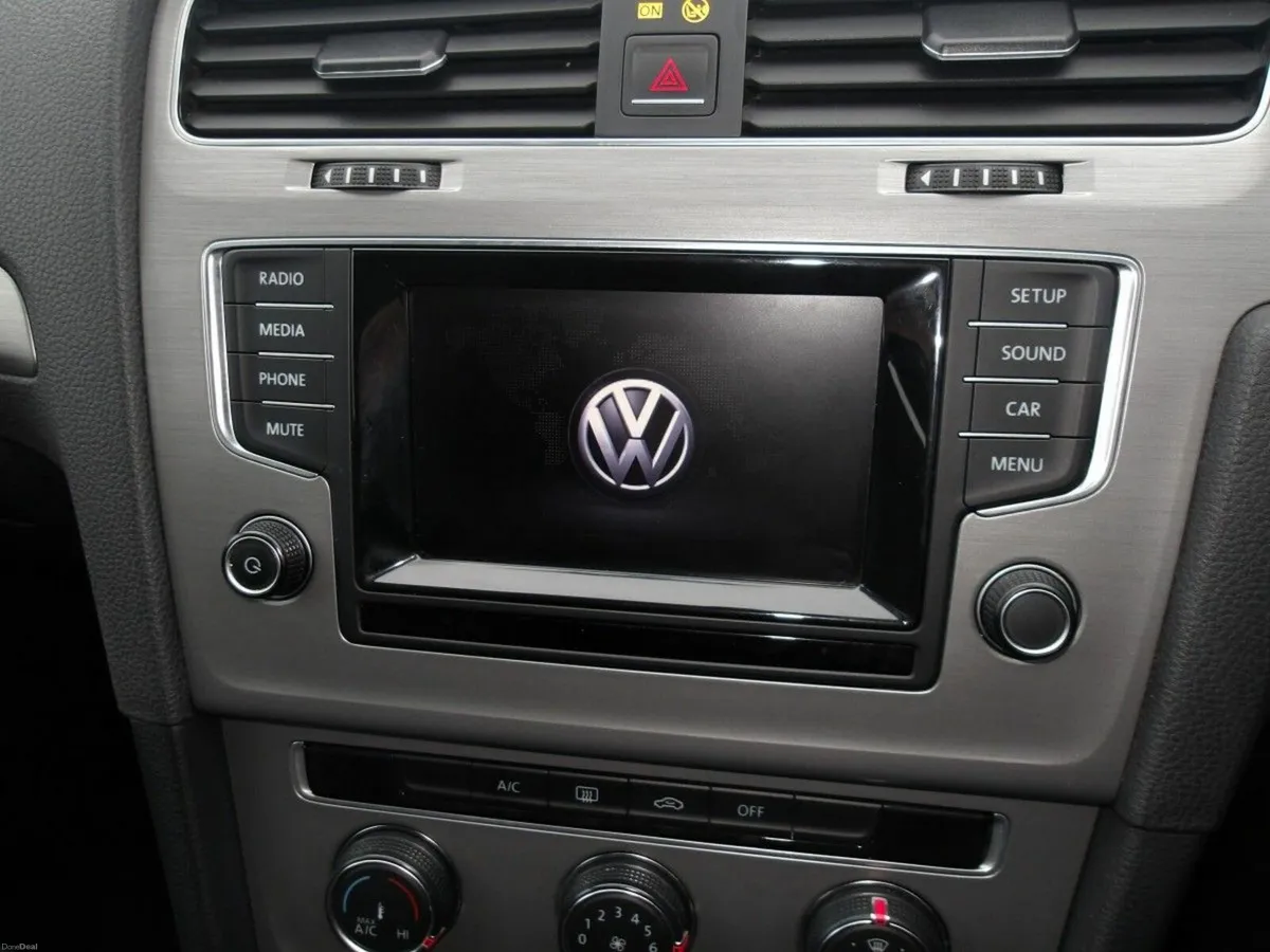 Volkswagen Golf 1.6 TDI 105HP COMFORTLINE - Image 3