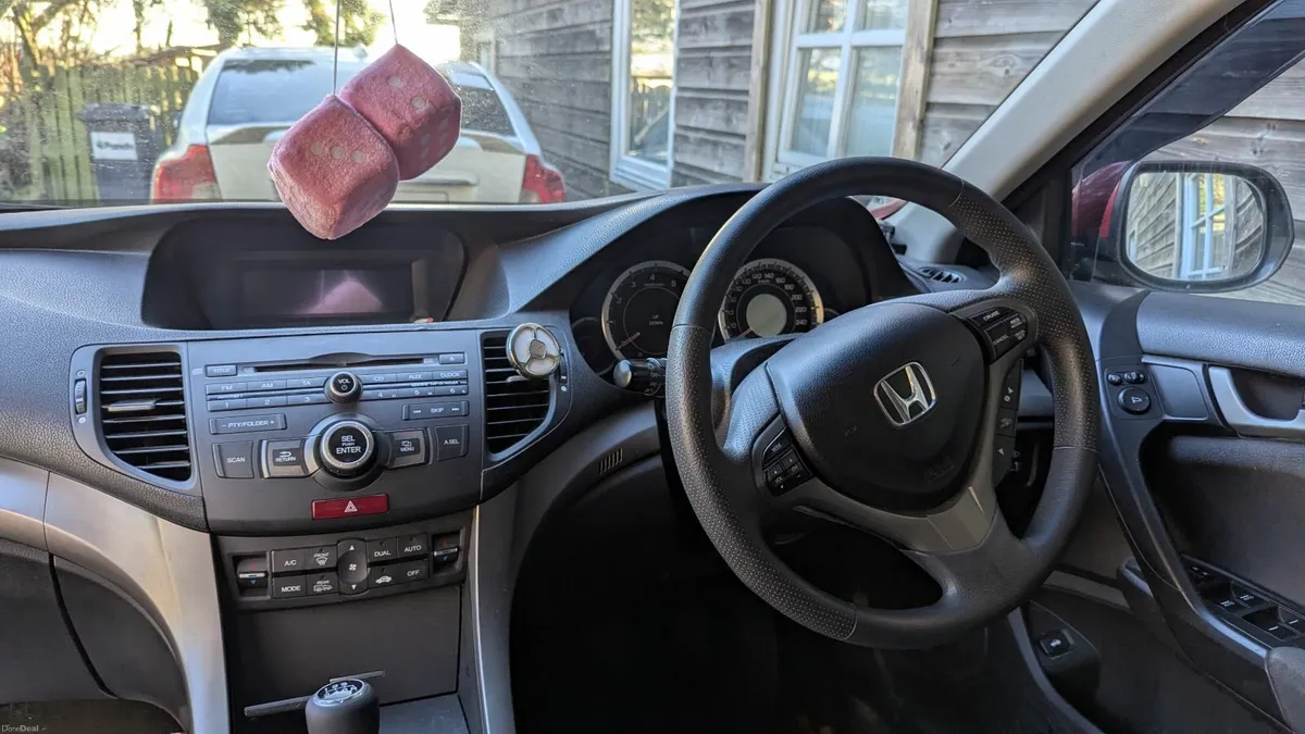 Honda Accord 2010 - Image 3