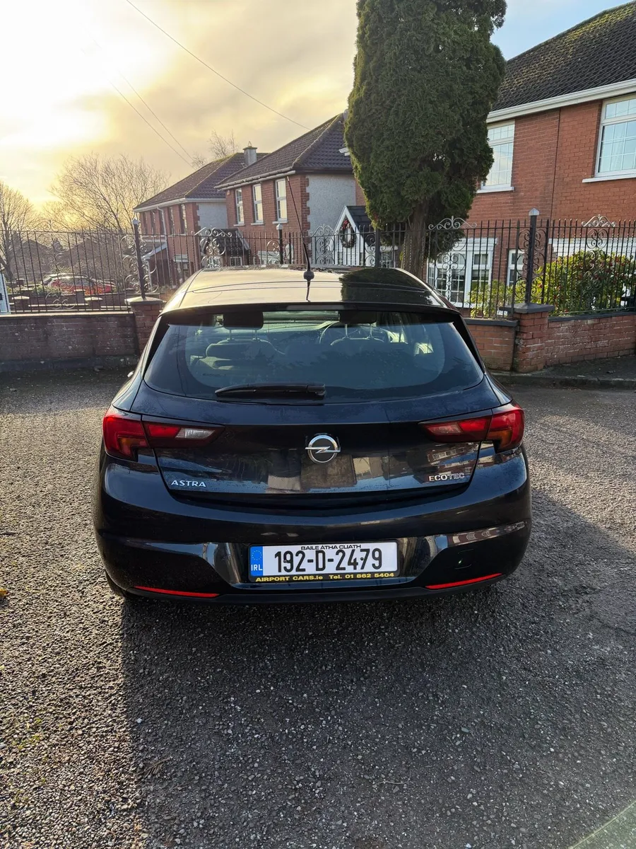 2019 Opel Astra Hatchback - Image 4