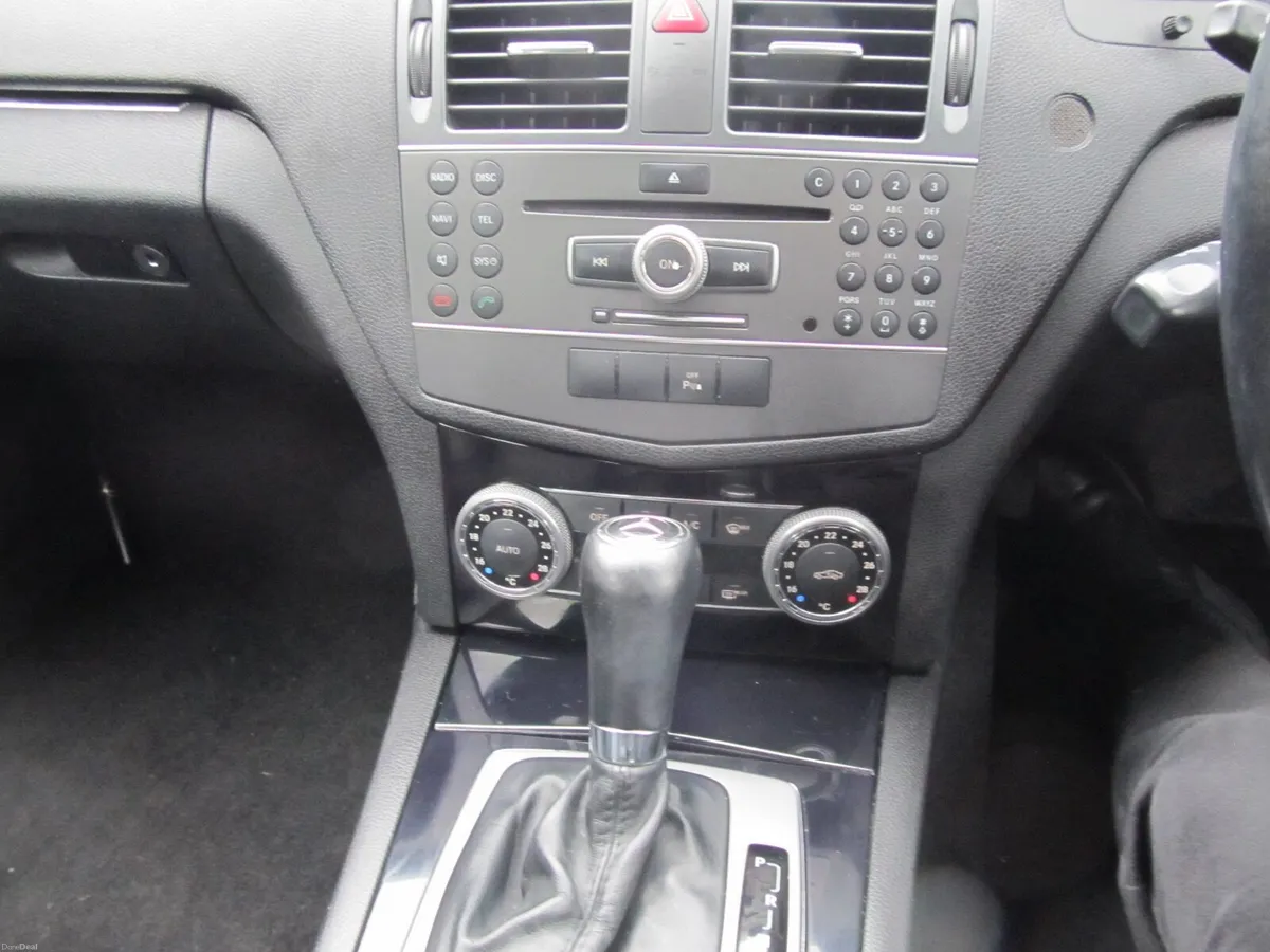 Mercedes-Benz C-Class 2011 - Image 4