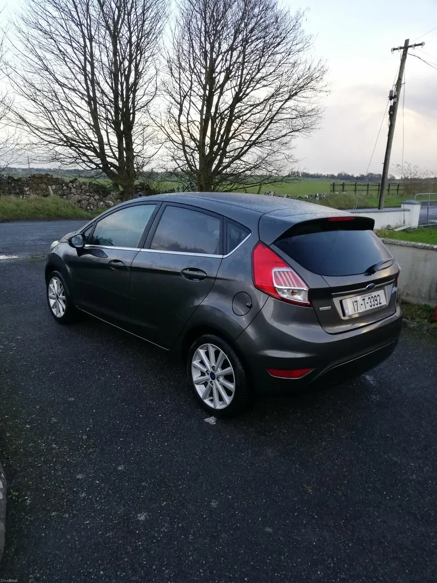 Ford Fiesta 2017 - Image 2