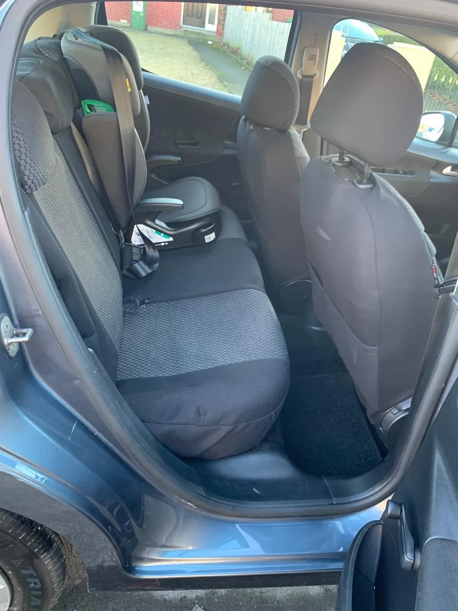 Peugeot 207 2006 - Image 2