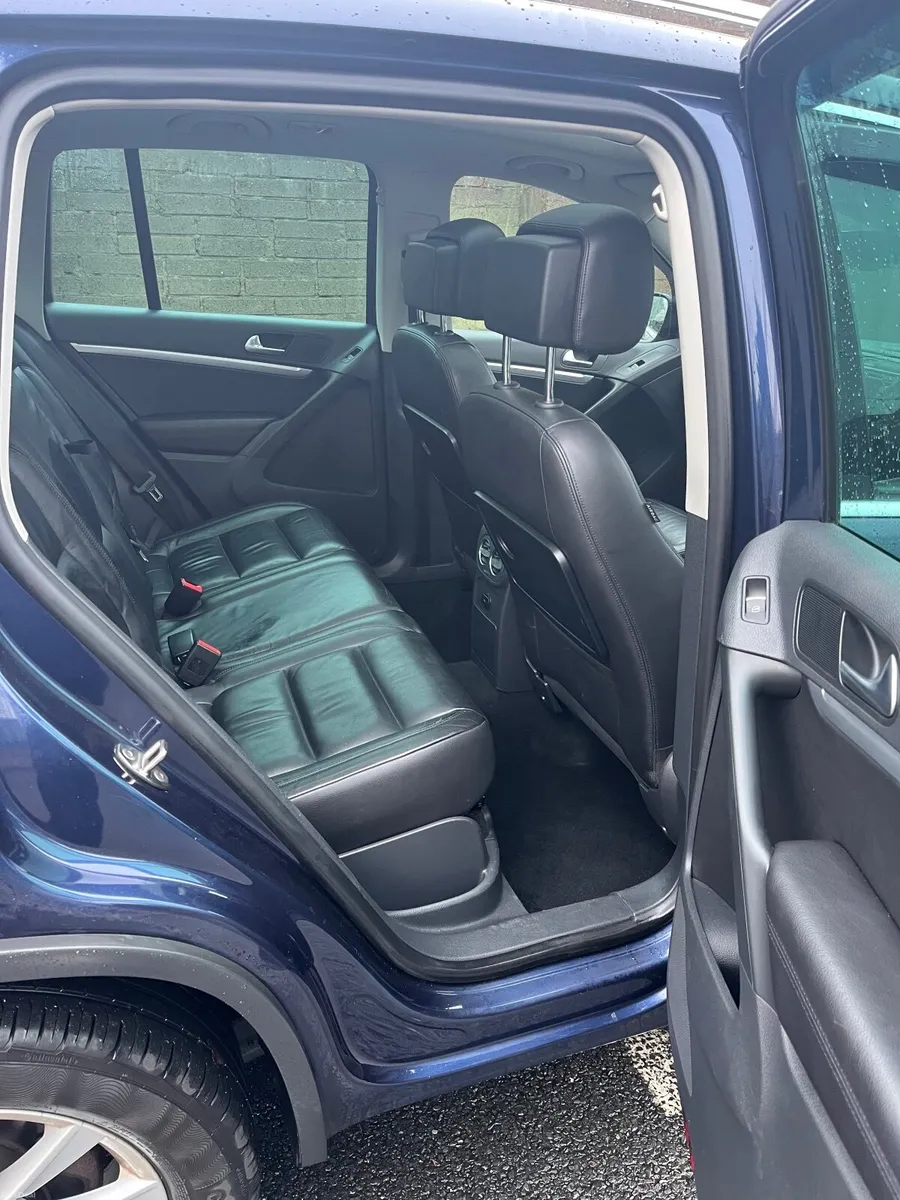 Volkswagen Tiguan 2012 - Image 2