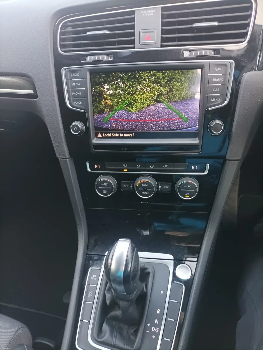 Volkswagen Golf 1.4 TSI Highline Automatic, 2016 - Image 6