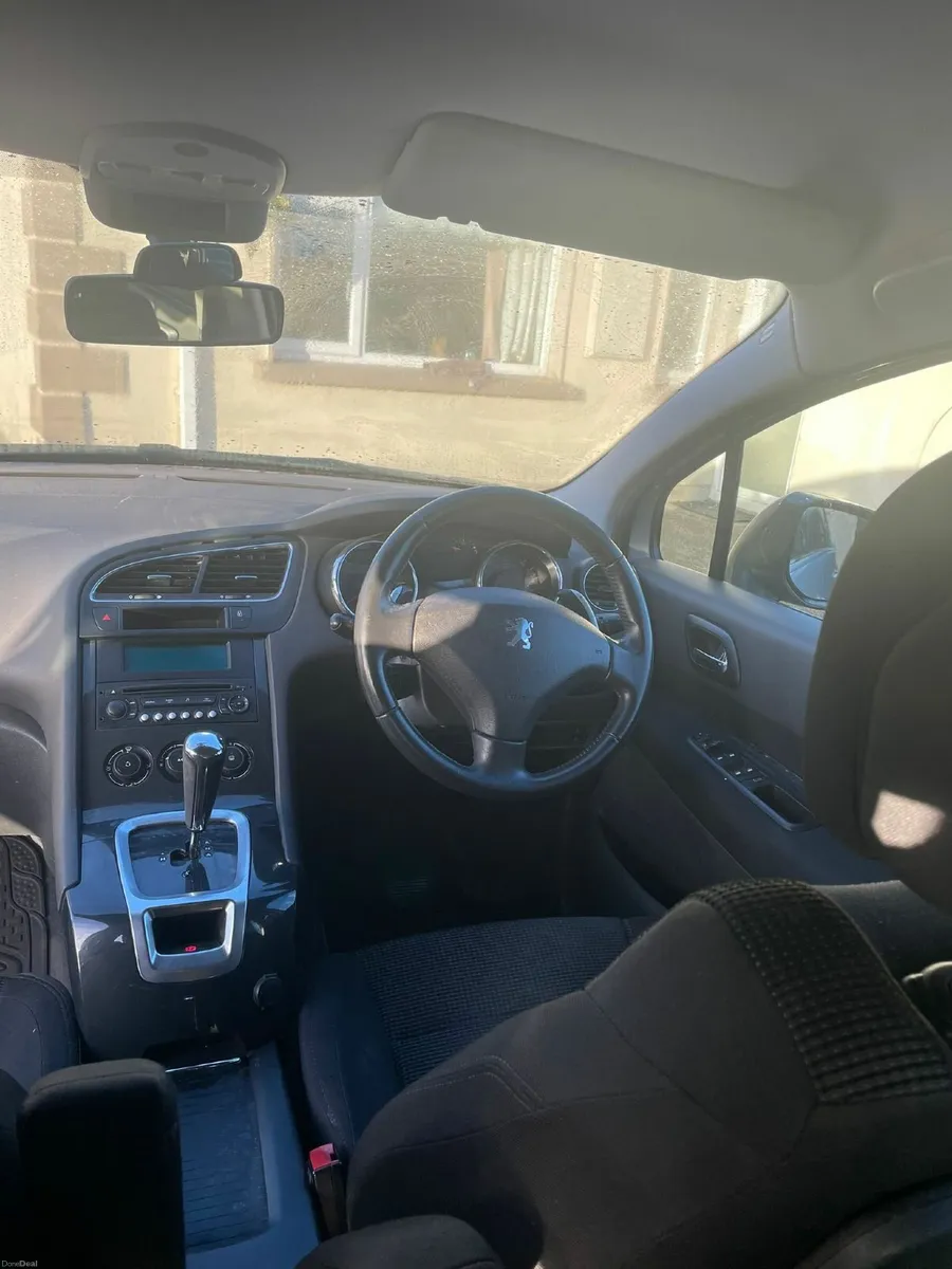 Peugeot 5008 2011 - Image 4