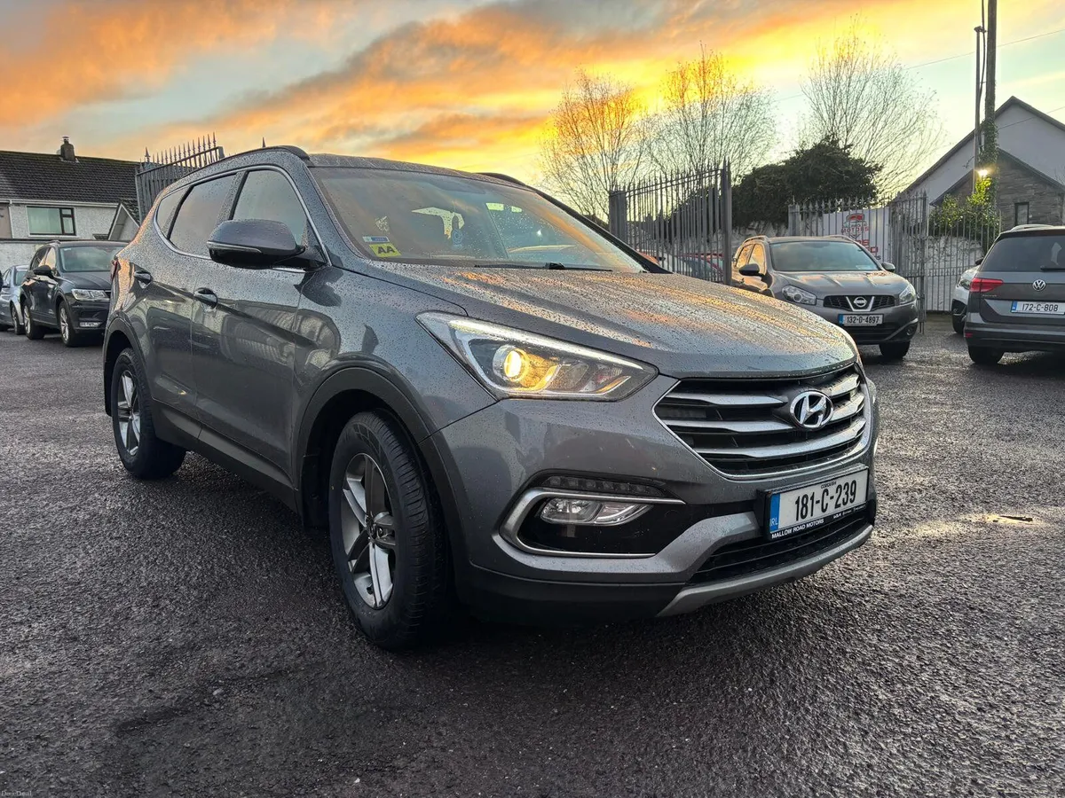 Hyundai Santa Fe 2018  7  SEATER - Image 3
