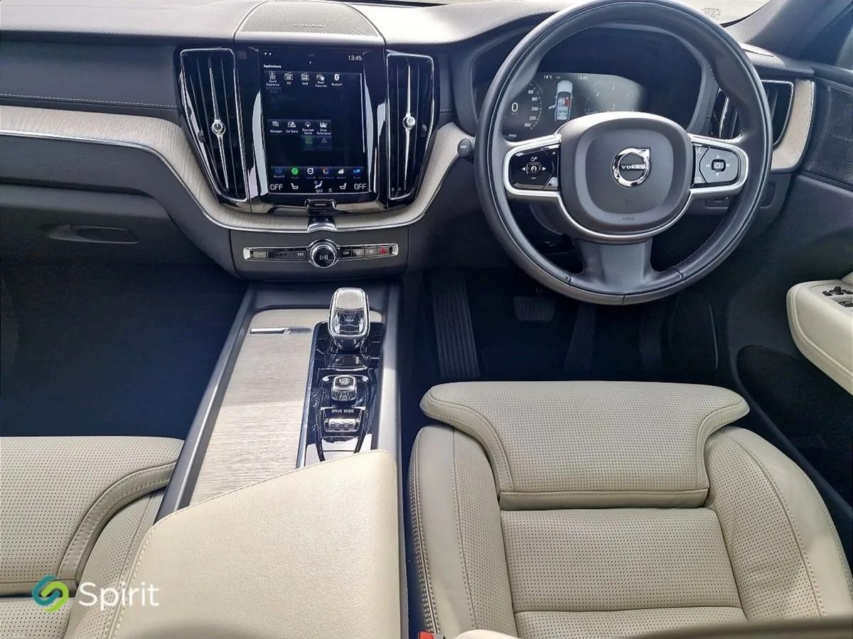 Volvo XC60 B4 Inscription Mild Hybrid Diesel - Image 4