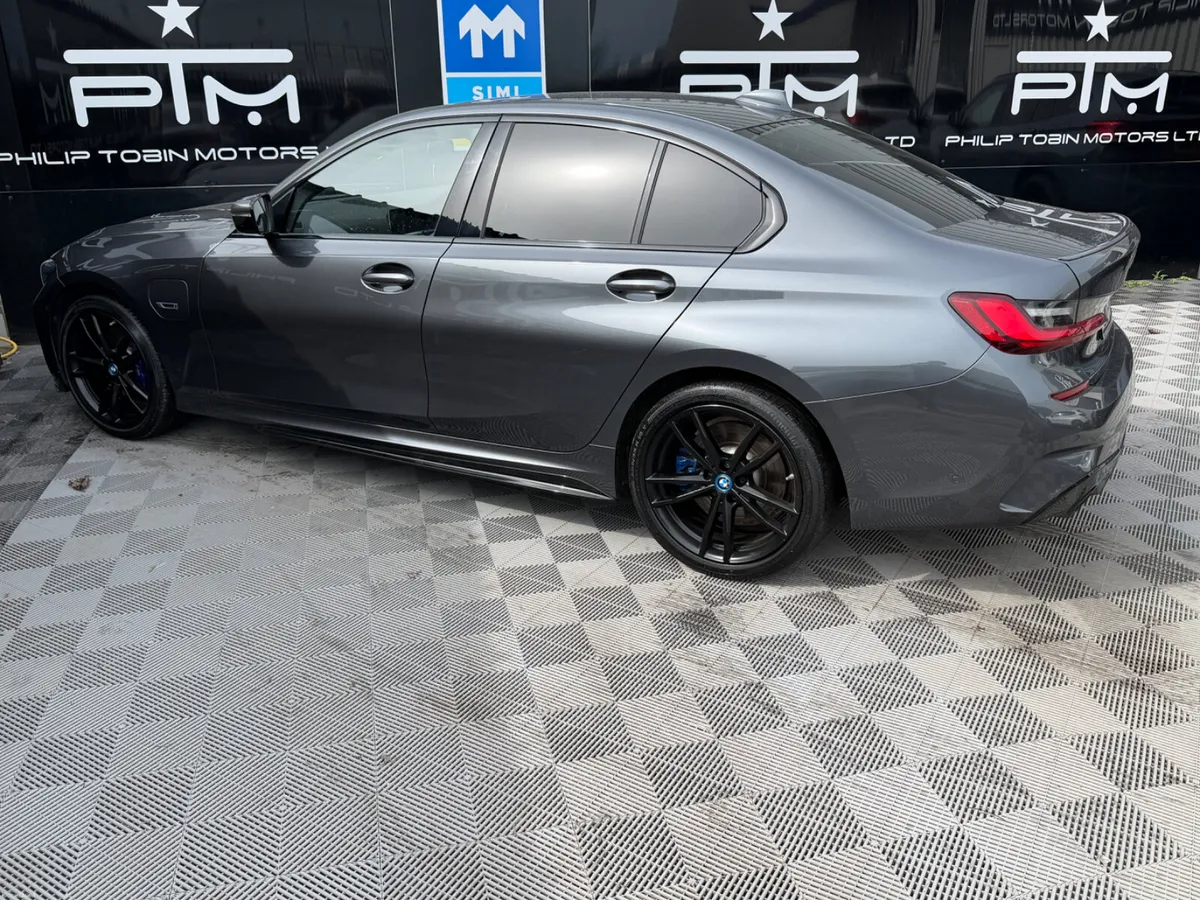 BMW 3-Series 2021 - Image 6