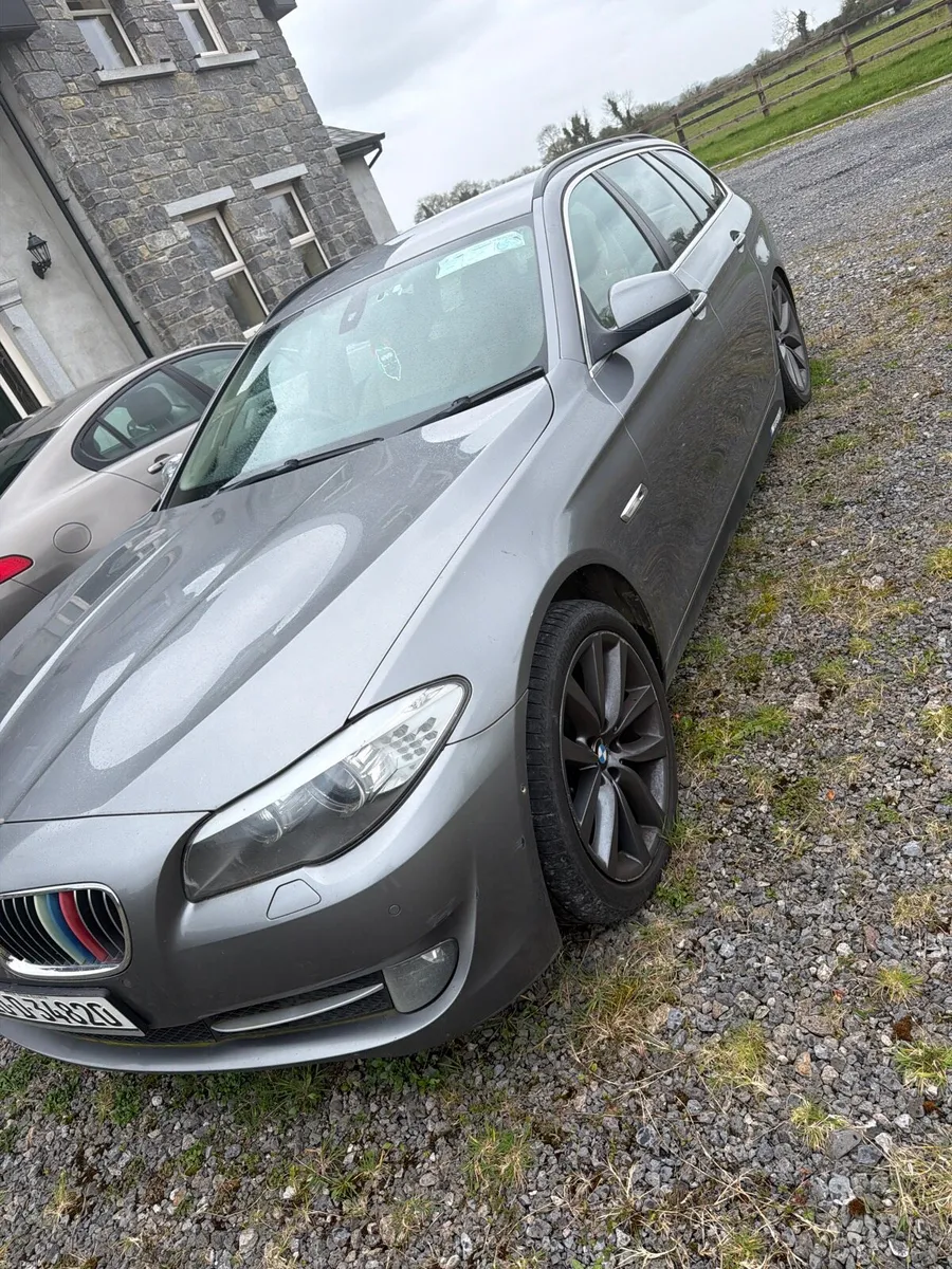 BMW 520 F11 - Image 2