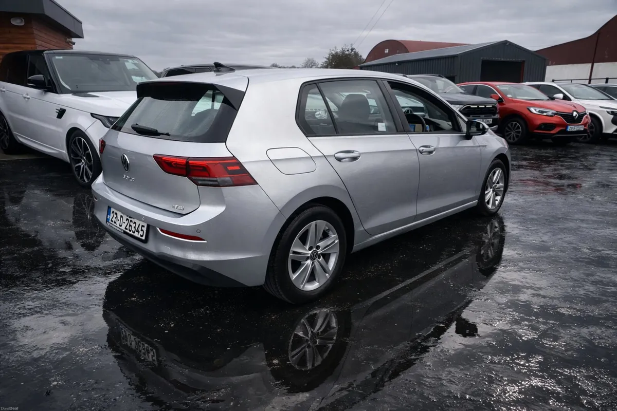 2023 VW GOLF E TSIe AUTOMATIC 1.0 petrol - Image 3