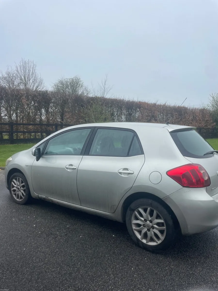 Toyota Auris 2009 - Image 1