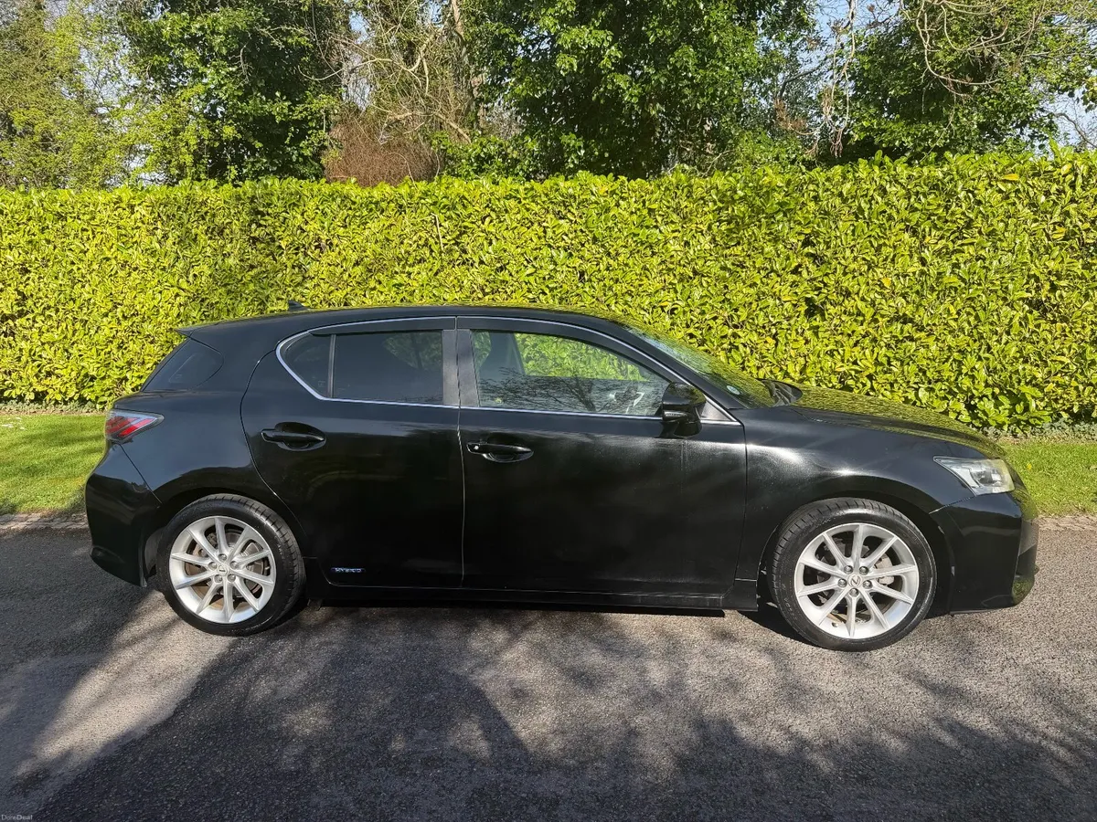 Lexus CT200h 2012 – Immaculate Condition – €9,950 - Image 2