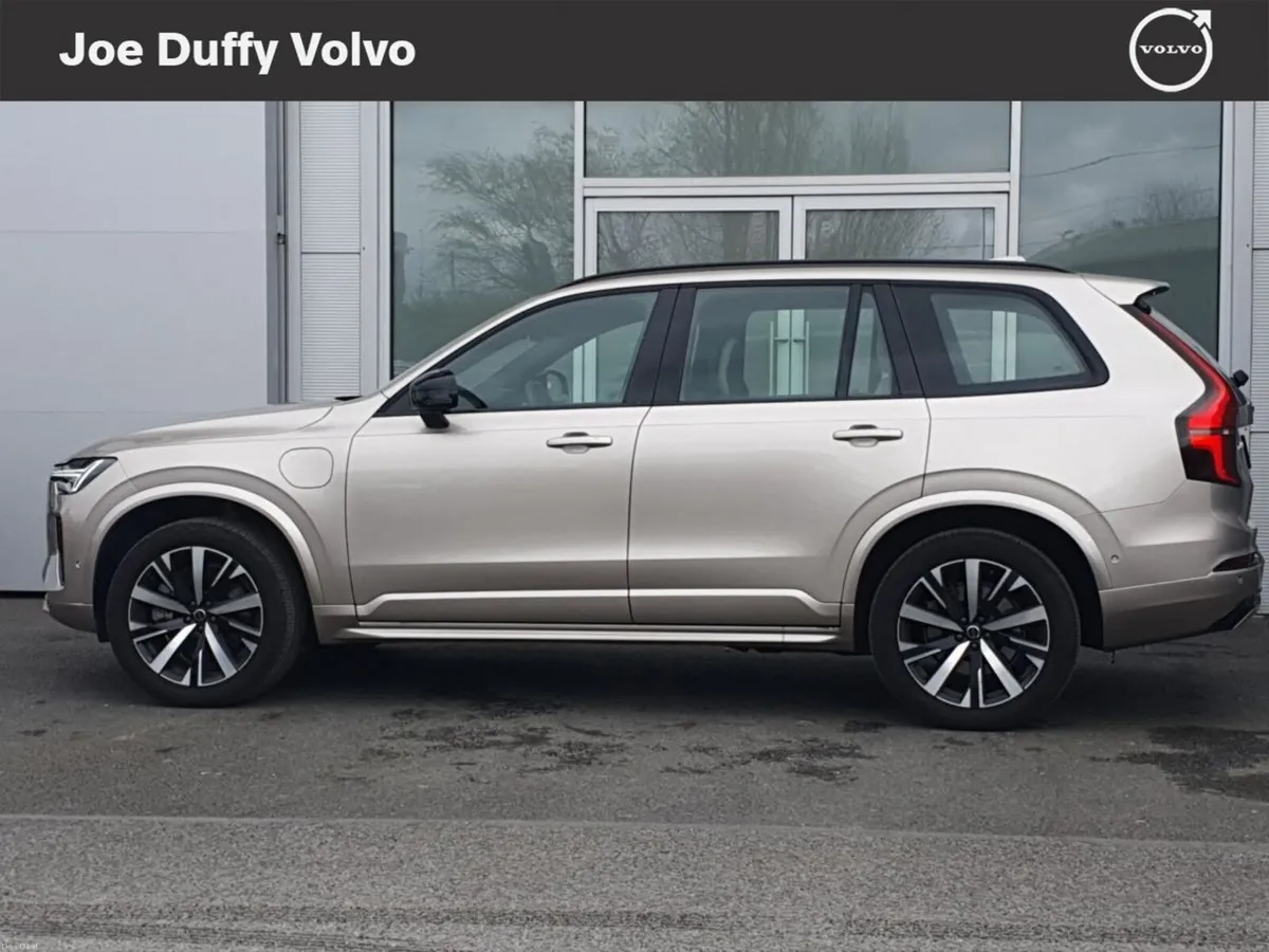 Volvo XC90 T8 PHEV AWD Plus Dark - Image 4