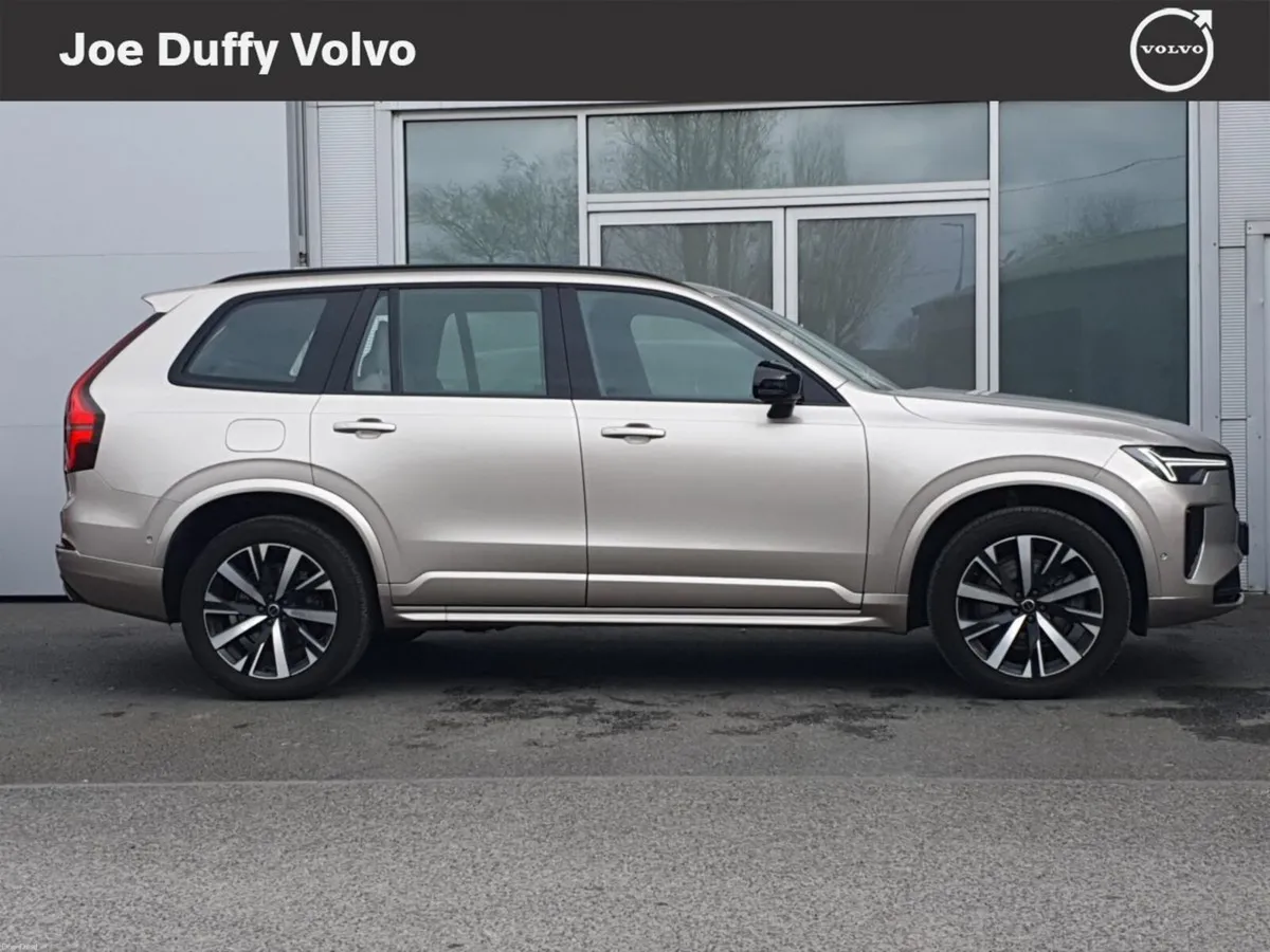 Volvo XC90 T8 PHEV AWD Plus Dark - Image 5