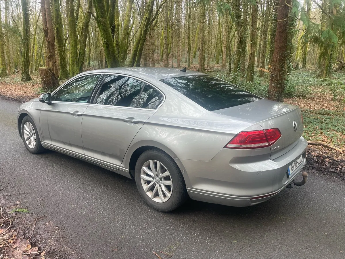 VOLKSWAGEN PASSAT COMFORTLINE 1.6 TDI 120HP - Image 4