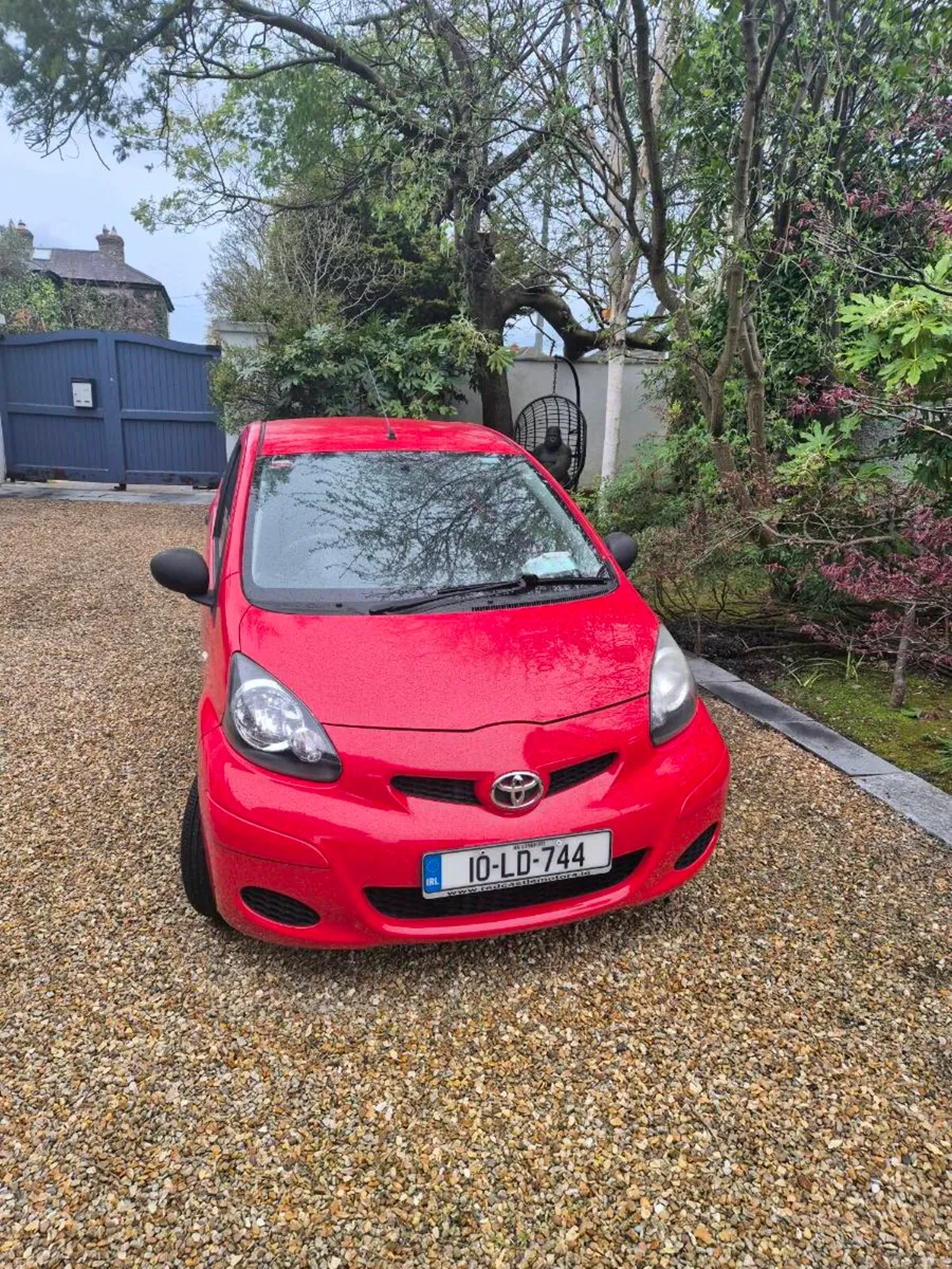 2010 Reliable, Low Mileage, Well mantainted. - Image 1