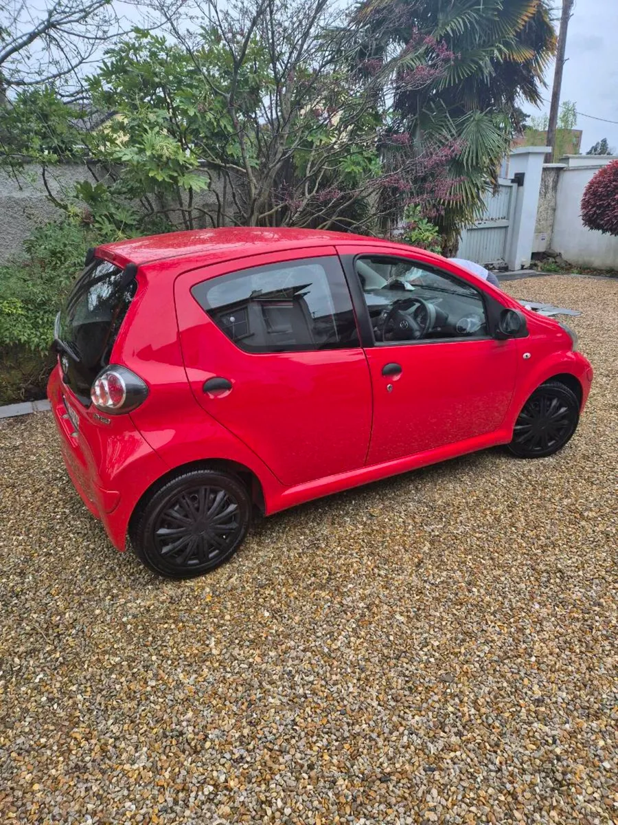 2010 Reliable, Low Mileage, Well mantainted. - Image 3