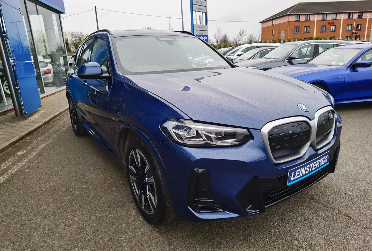 BMW IX3 80KWH M SPORT **SUNROOF** - Image 3