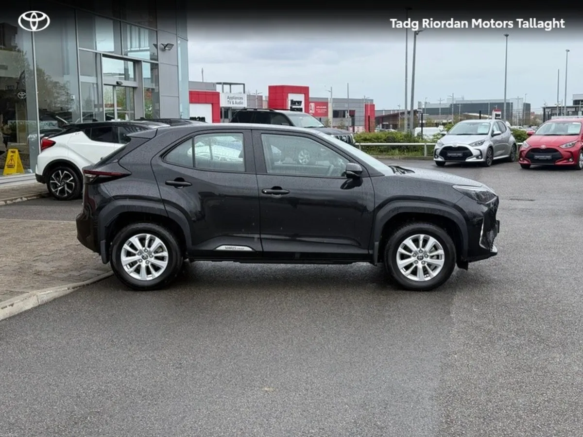 Toyota Yaris Cross YARIS CROSS LUNA - Image 3