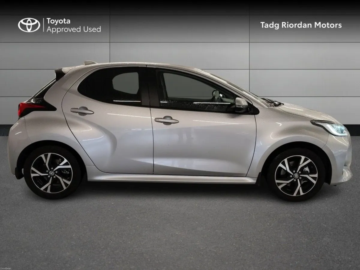 Toyota Yaris HYBRID L-SPORT - Image 3
