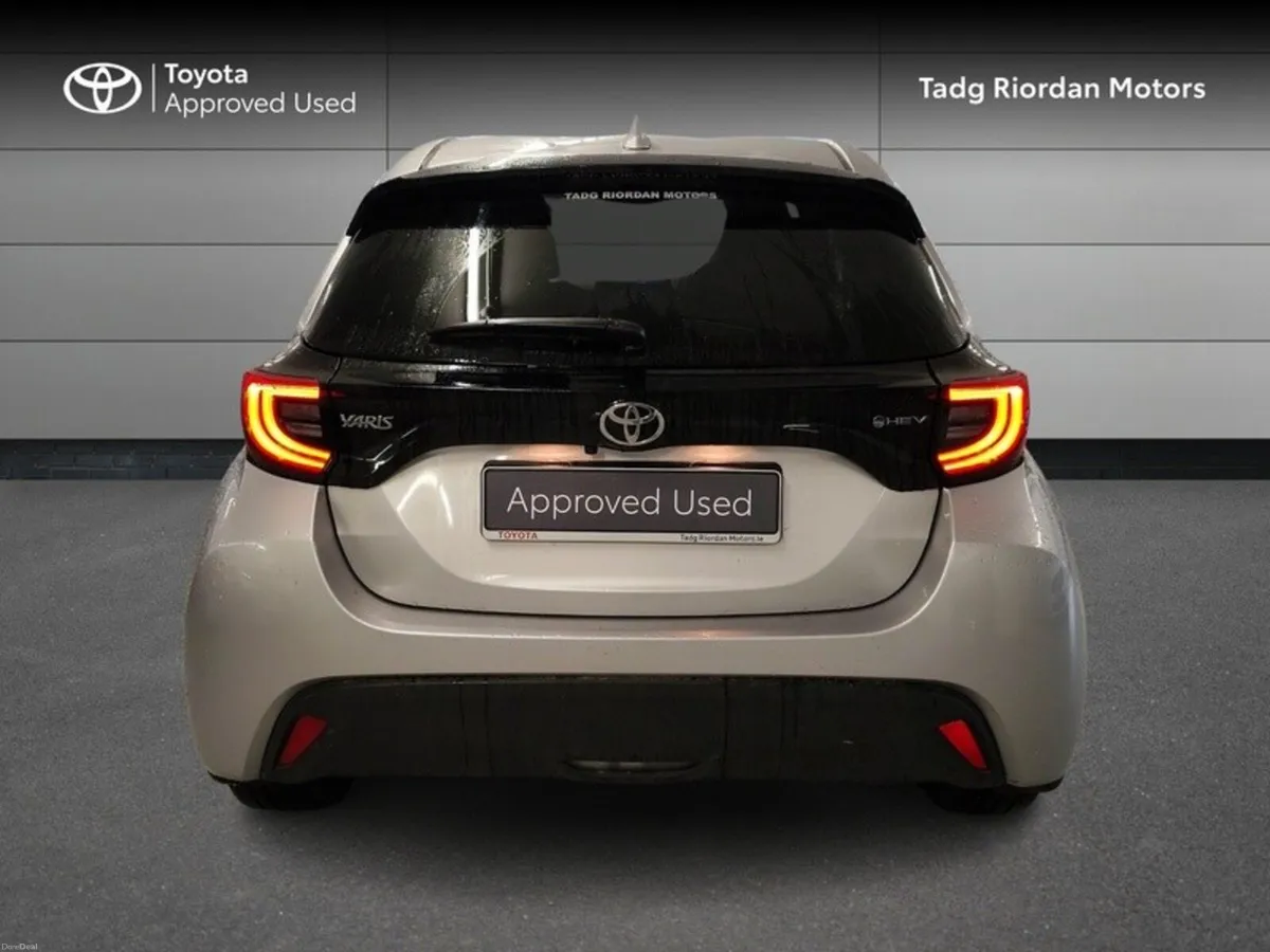Toyota Yaris HYBRID L-SPORT - Image 4