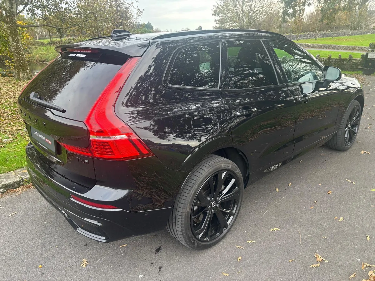 Volvo XC60 2025 T6 Black Edition Plus. - Image 2