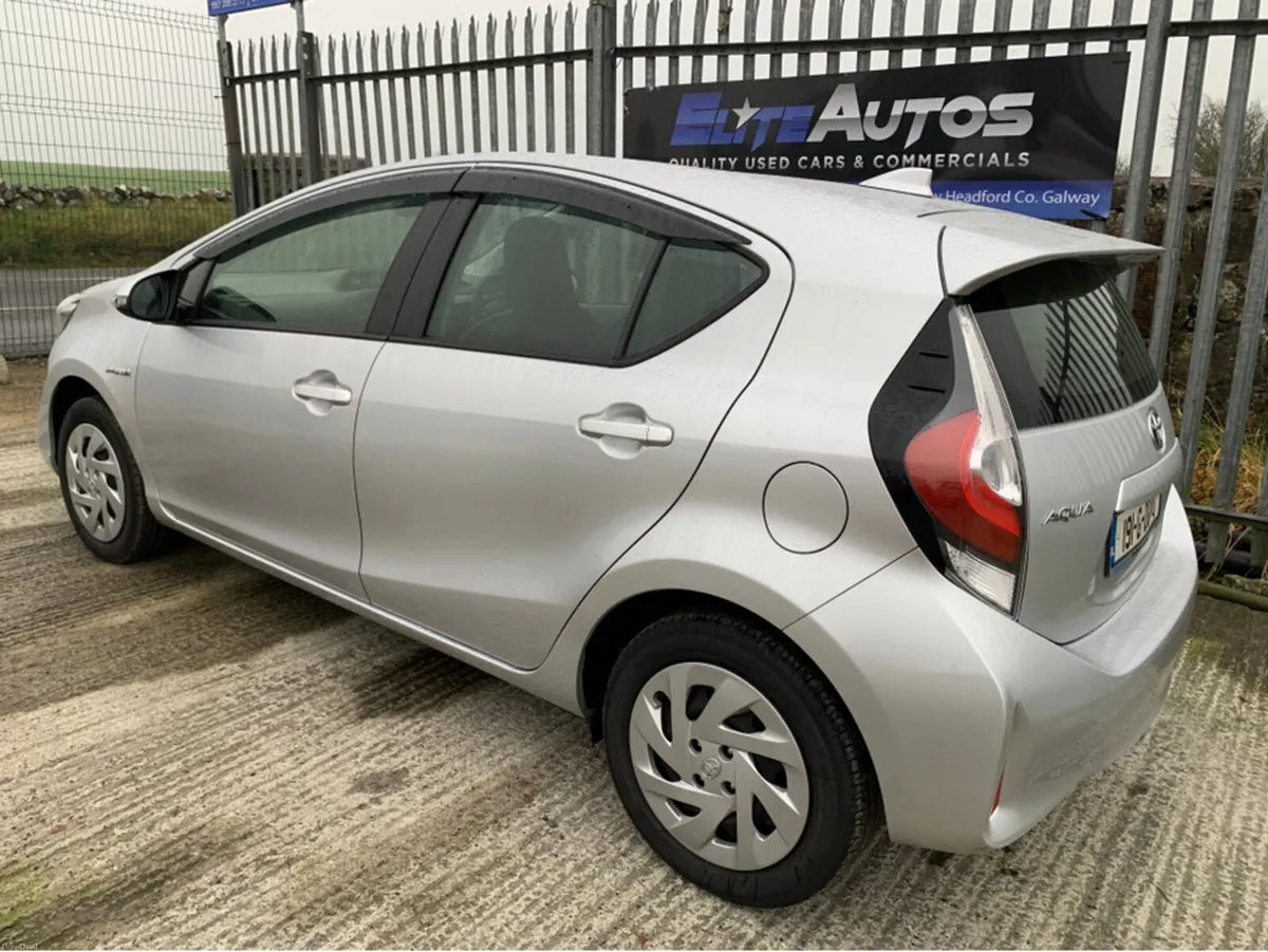 Toyota Aqua SELF CHARGING HYBRID - Image 2