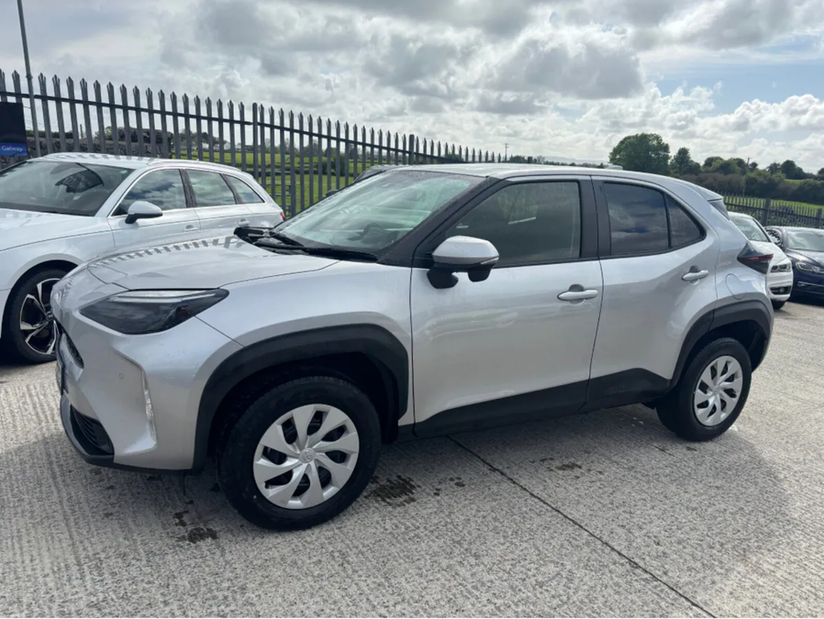 Toyota Yaris Cross SELF CHARGING HYBRID - Image 2