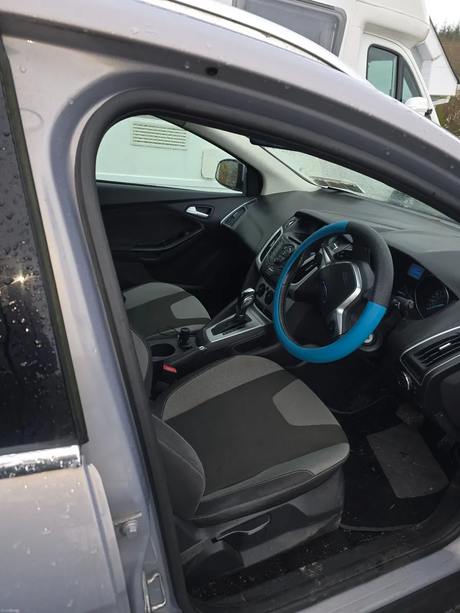Ford Focus 2012 - Image 2