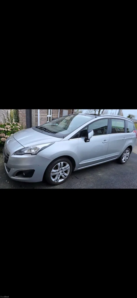 2016 Peugeot 5008 AUTOMATIC/85k/Panoramic Roof - Image 2