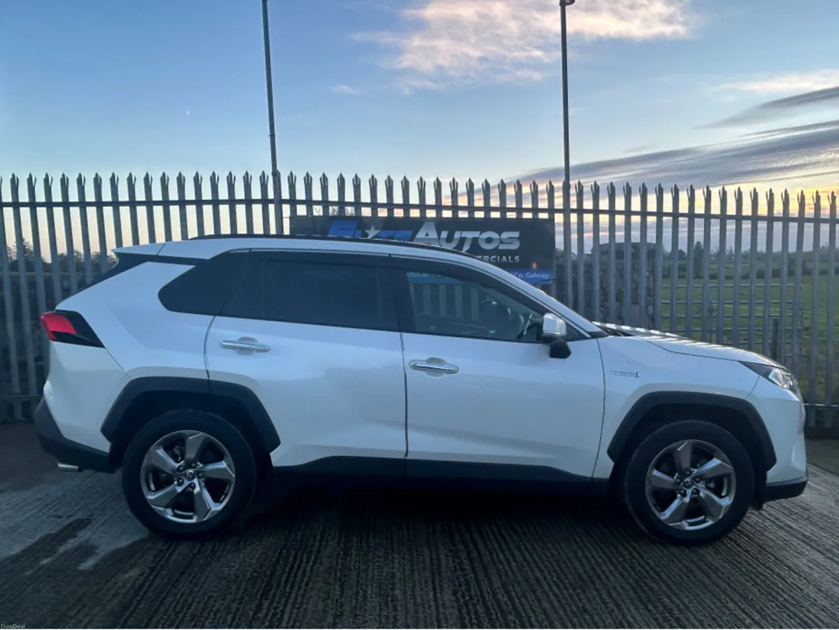 Toyota RAV4 Sport Hybrid AWD 2.5 - Image 2